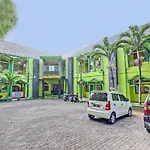 Spot On 91471 Syariah Wisma Uin Walisongo